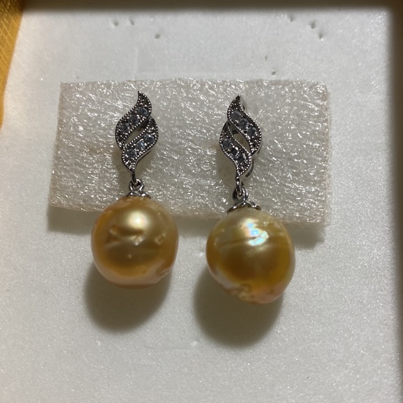 ❤️SALE✅  REAL South Sea GoldenPearl dangling in silverplated Swarovski Crystal - Picture 3 of 7